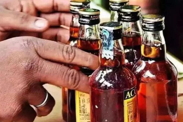 West Bengal News: शराब पीने से रोक तो हो गई शिक्षक की पिटाई, महिला समेत दो गिरफ्तार